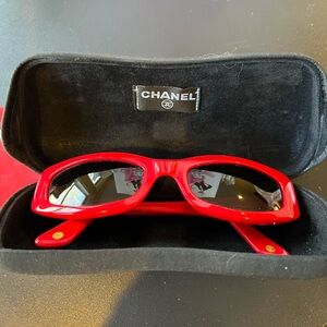 CHANEL Bold Red Sunglasses